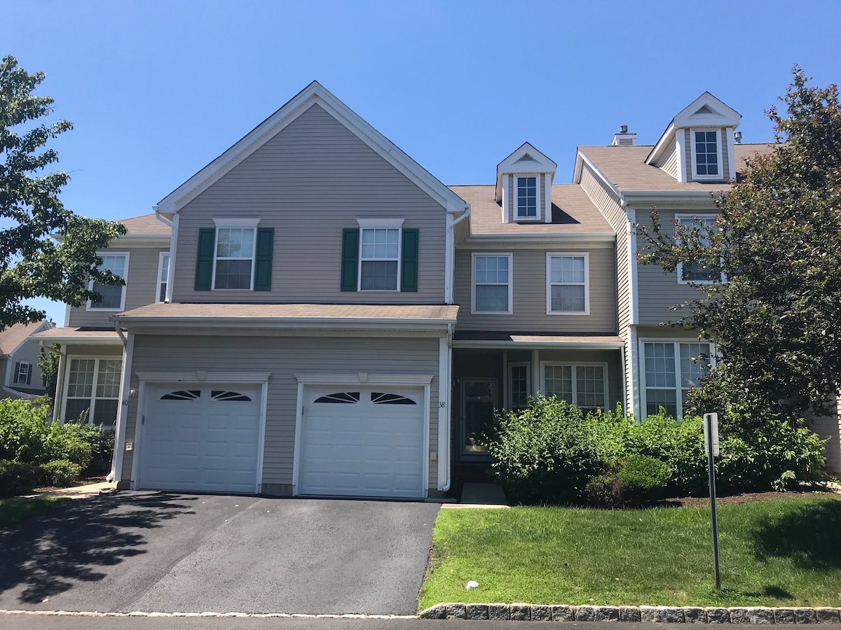38 Woods Edge Ct