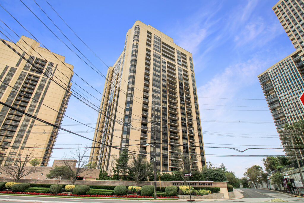 800 Palisades Ave #22C